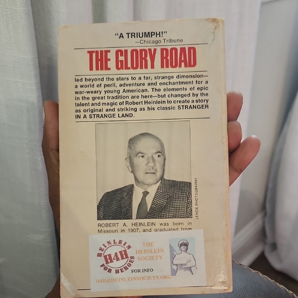 Glory Road by Robert A. Heinlein – Vintage Paperback Book - Picture 2 of 3